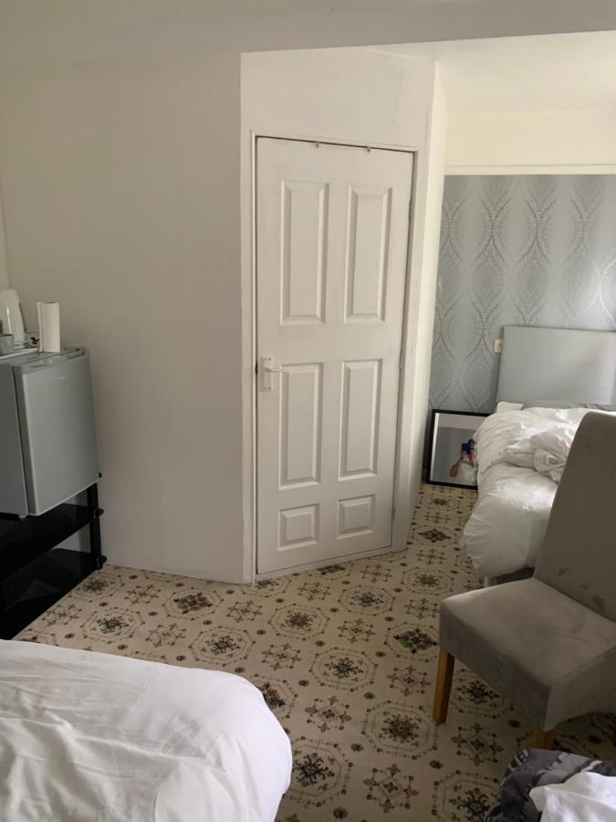 Отель Debbie'S Digs Ашфорд Экстерьер фото